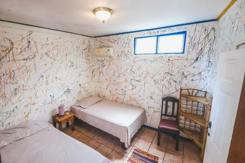Pura Vida Hostel Tamarindo