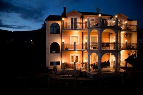 Apartments Villa Paradise