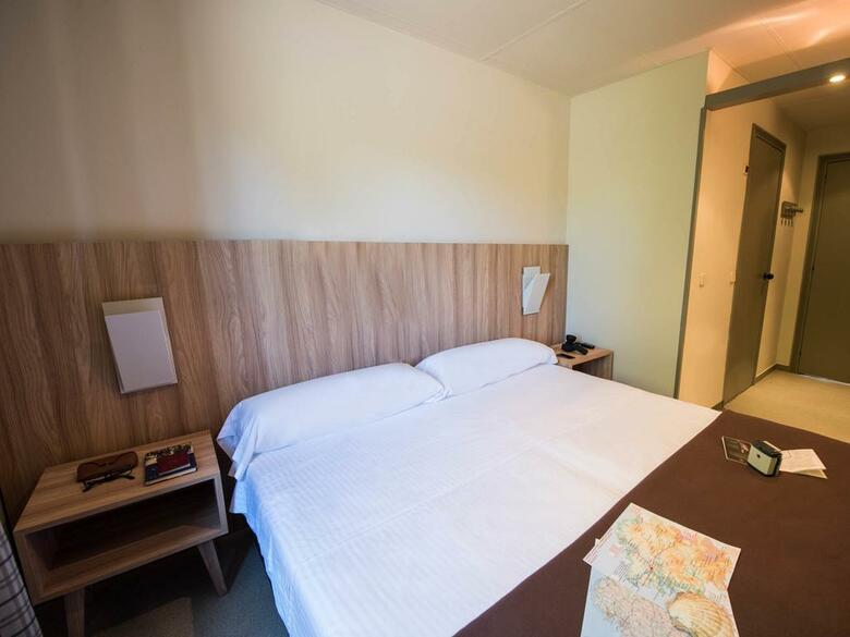 Albergue Benvido Monte Do Gozo