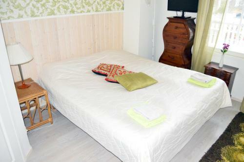 Hostal Turusensaha Guesthouse