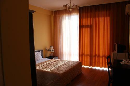Lazuri Hotel