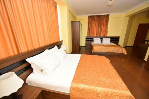 Lazuri Hotel