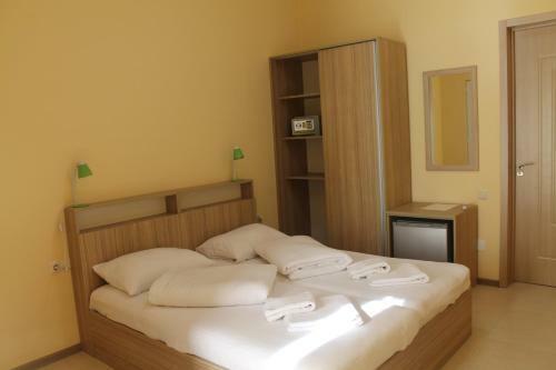 Hostal Okro Life