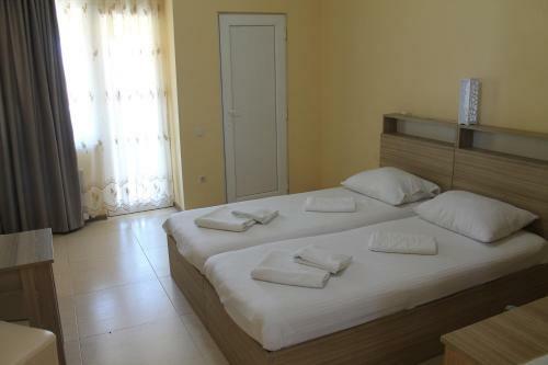 Hostal Okro Life
