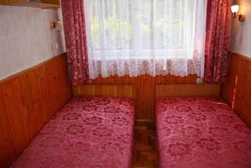 R�zsa Nyaral�h�z