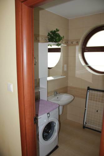 Lakeview Apartment