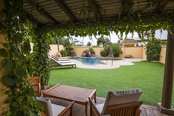 Arohaz Hotel & Gastrobar