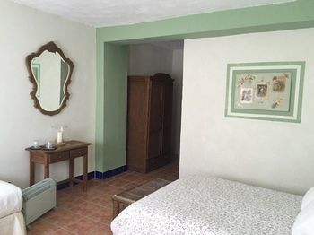 Cortijo Carrillo Bed & Breakfast