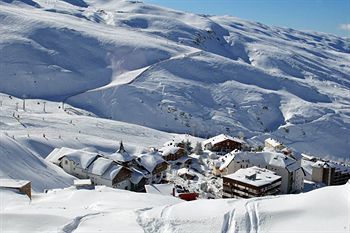 Albergue Inturjoven Sierra Nevada - Hostel