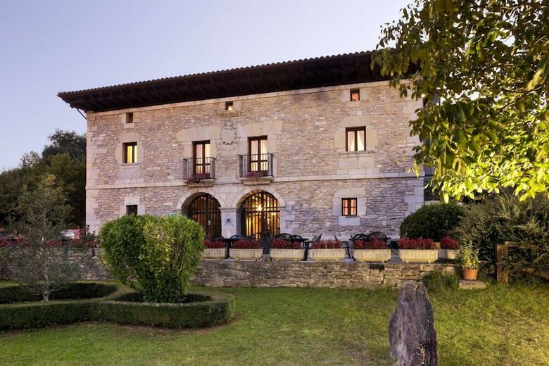 Hotel Izalde