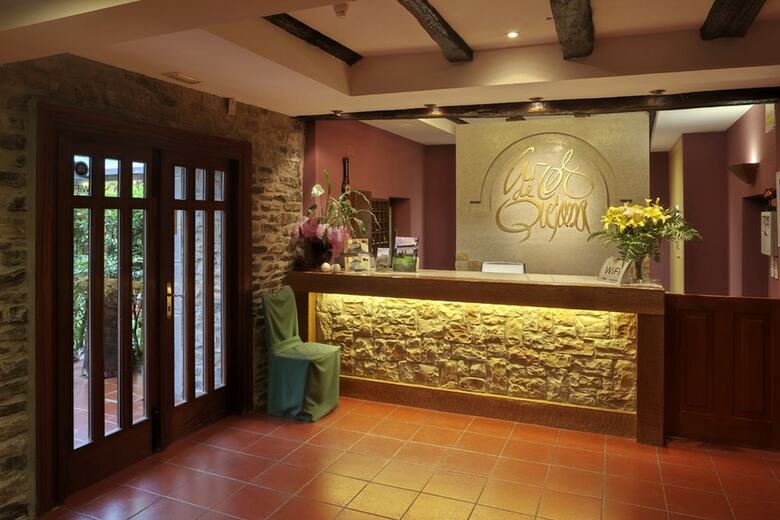 Hotel Izalde