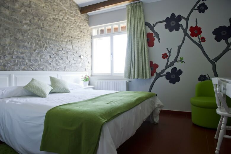 Hotel Izalde