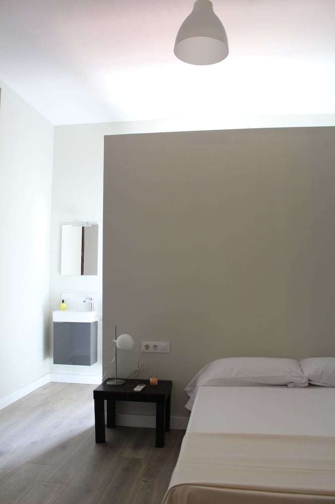 Nwt Paradise Urban Hostel