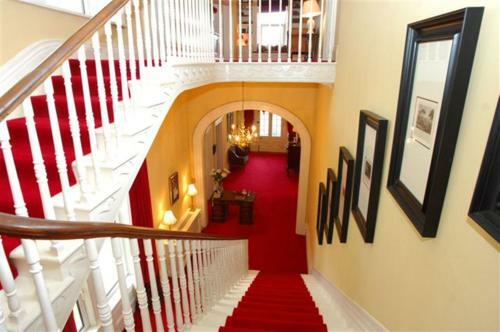 Bed & Breakfast Knockeven House