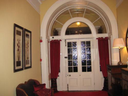 Bed & Breakfast Knockeven House