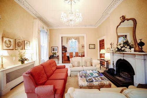 Bed & Breakfast Knockeven House