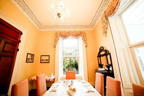 Bed & Breakfast Knockeven House