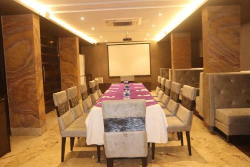 Kyriad Hotel Indore By Othpl