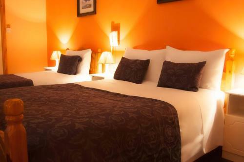 Hostal Mccarthy's Lodge B&B