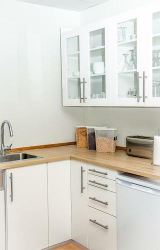 B&B Guesthouse - Bed And Breakfast Keflavik Centre