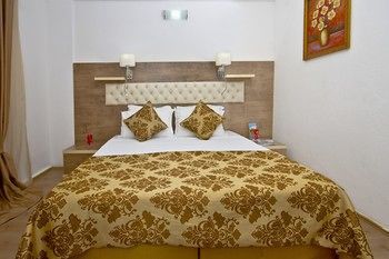 Manuela Hotel