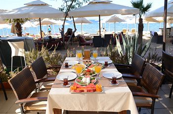 Manuela Hotel
