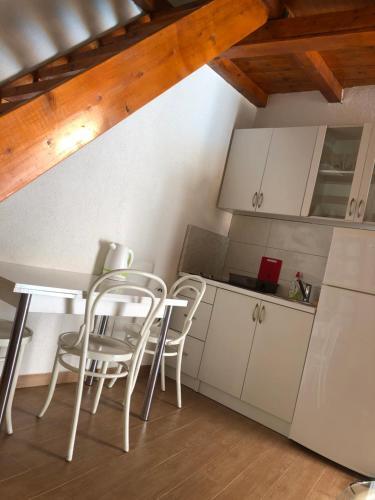 Apartments Lav Costas