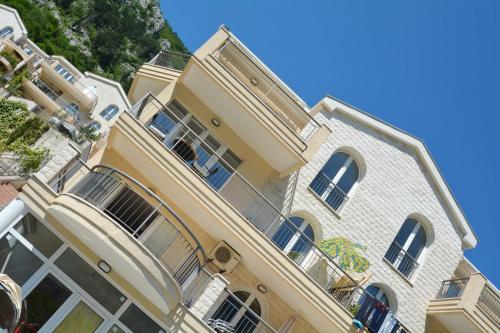 Apartments Vista Muo