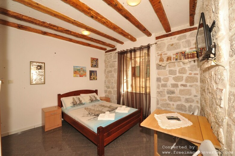 UNA Apartments
