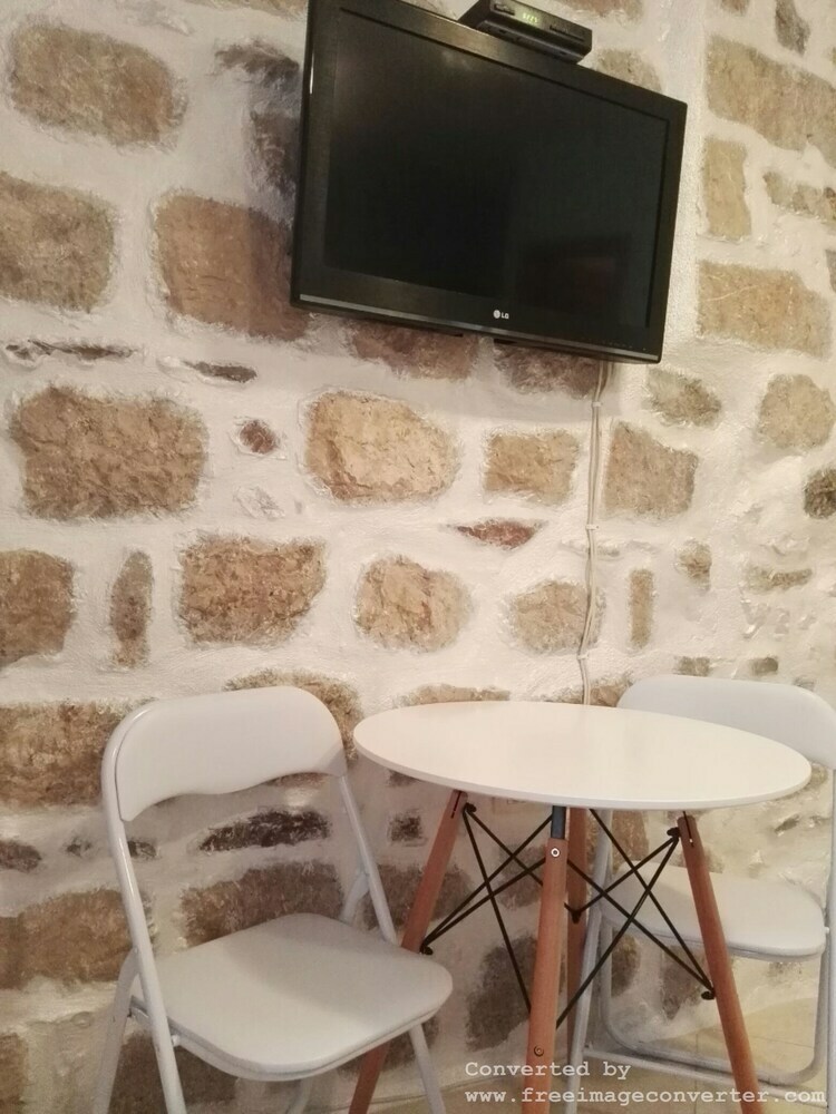 UNA Apartments