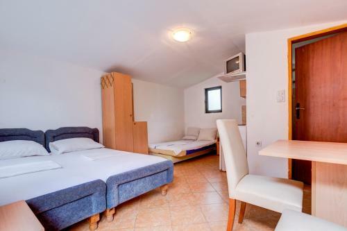 Apartamentos Raj Mira