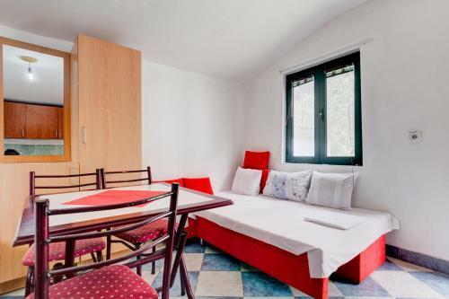 Apartamentos Raj Mira