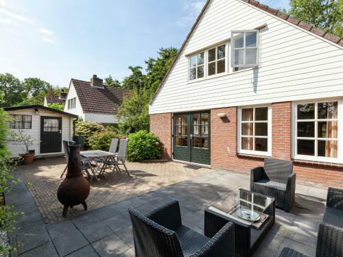 Modern Holiday Home In Noordwijkerhout With Fireplace