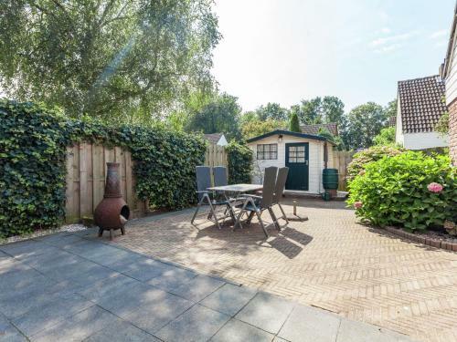 Modern Holiday Home In Noordwijkerhout With Fireplace