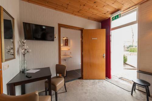 Hotel, Restaurant, Grand Caf� Het Wapen Van Aelden