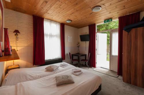 Hotel, Restaurant, Grand Caf� Het Wapen Van Aelden