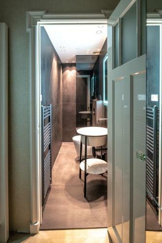 Amstel Corner Hotel
