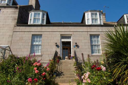 Hostal Roselea House