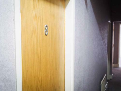 Hostal The Derby Hotel