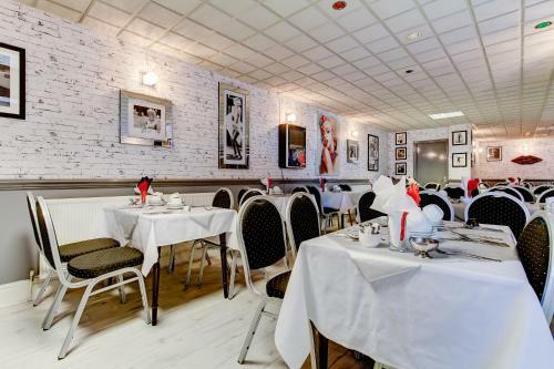 The New Sandringham Court Hotel