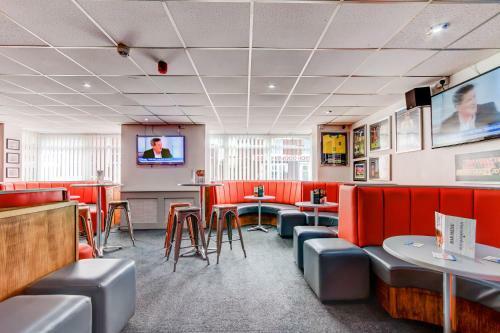 The New Sandringham Court Hotel
