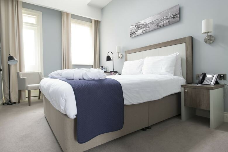 Yarrow Hotel