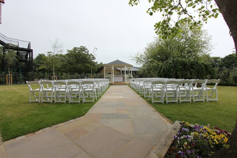 Yarrow Hotel