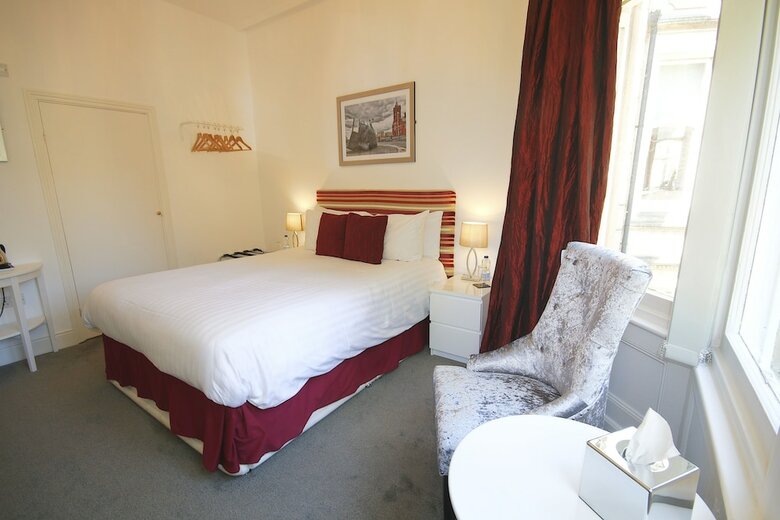Hostal Church Guesthouse