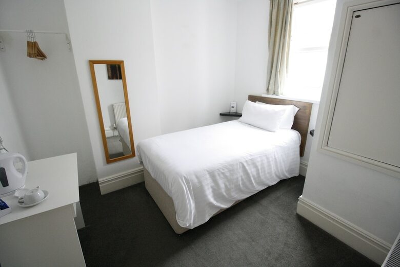 Hostal Church Guesthouse