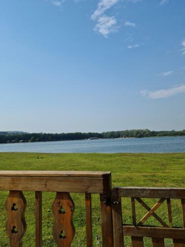 Fenna Lakeside Lodge - Pine Lake Resort