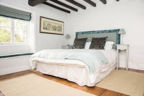 Bed & Breakfast The Churchill Arms