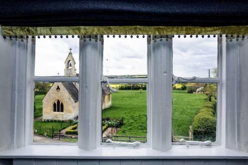 Bed & Breakfast The Churchill Arms