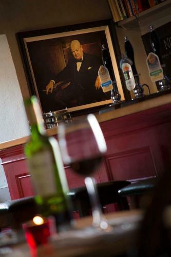 Bed & Breakfast The Churchill Arms