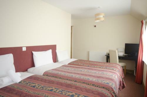 Hostal Bridge House Guest House